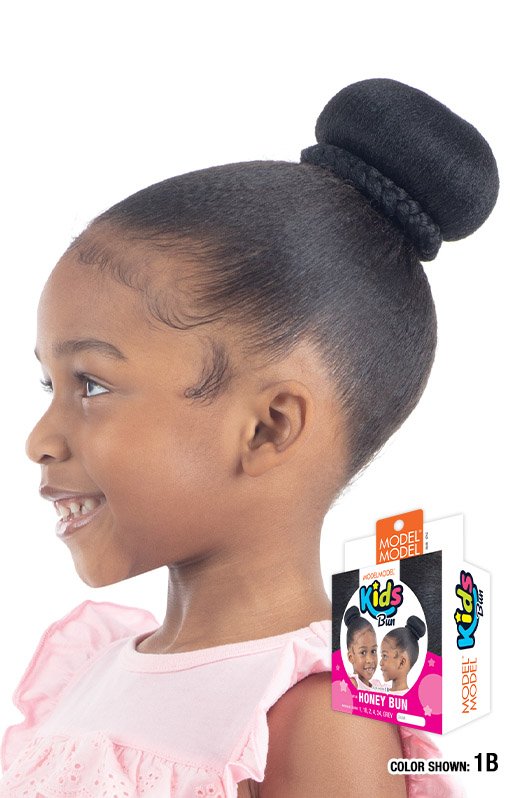 MODEL MODEL HONEY BUN