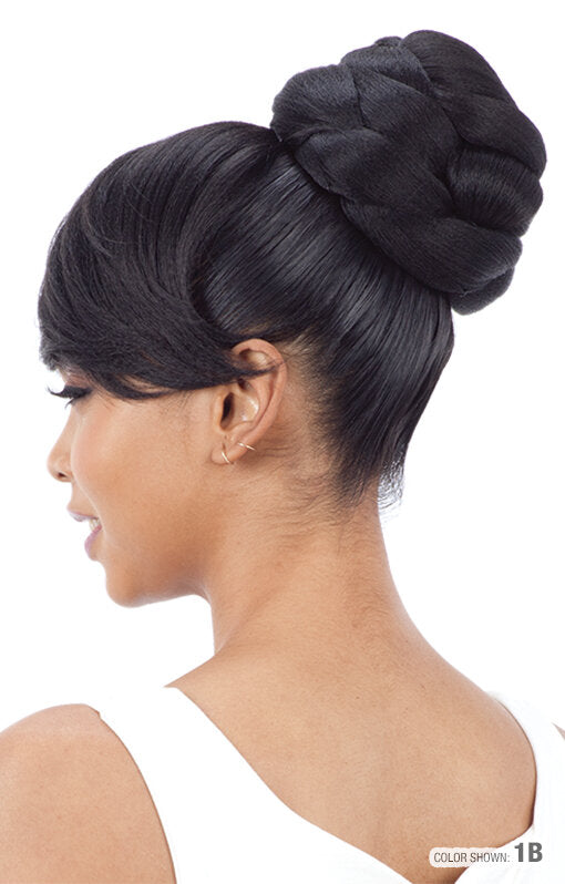 MODEL MODEL SLEEK BANG BUN
